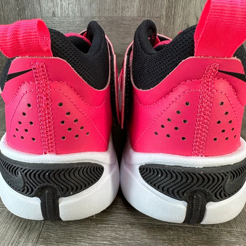 Nike Team Hustle D 11 Basketball Shoes Women 8 Pink Black White NEW DV8996-601